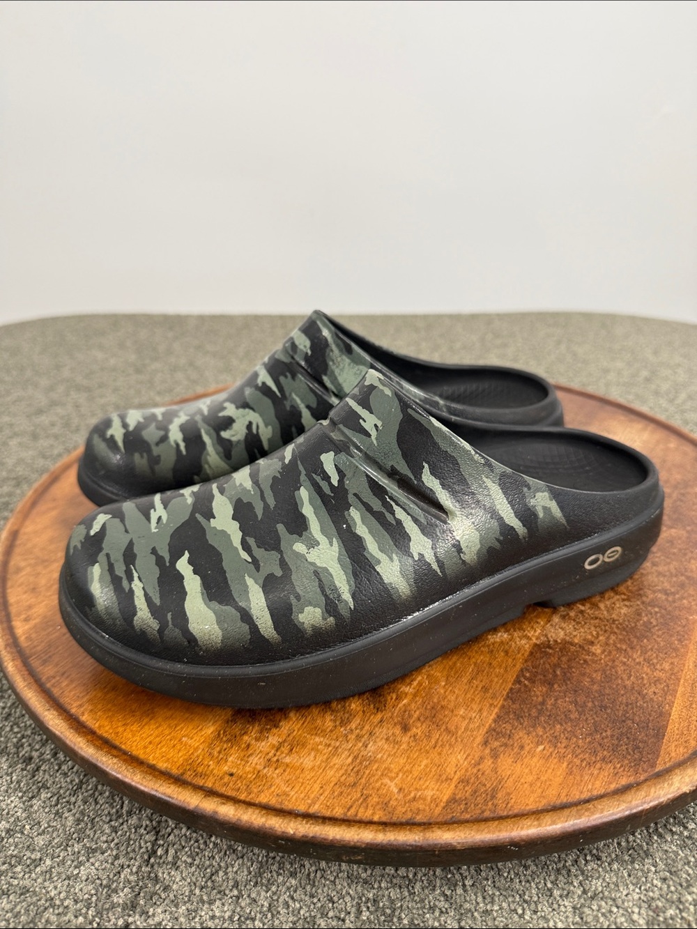 OOFOS Sheos Men 7 Wm 9 OOCloog Limited Edition Recovery Clog Green Black Camo